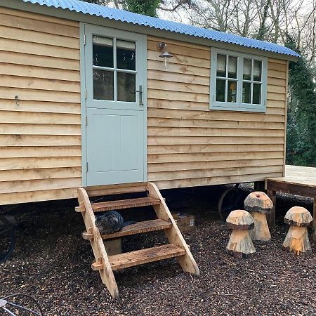 Chez Maurice Luxury Shepherds Hut With Bath And Hot Tub Kelling Buitenkant foto