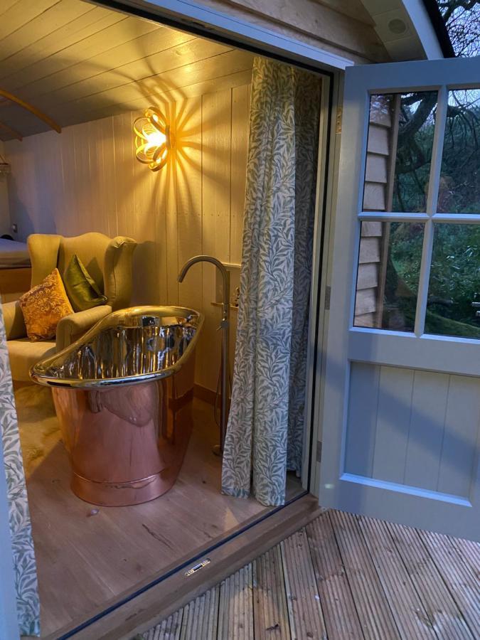 Chez Maurice Luxury Shepherds Hut With Bath And Hot Tub Kelling Buitenkant foto