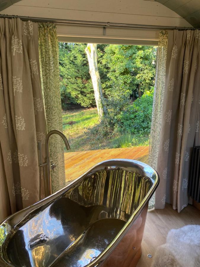 Chez Maurice Luxury Shepherds Hut With Bath And Hot Tub Kelling Buitenkant foto